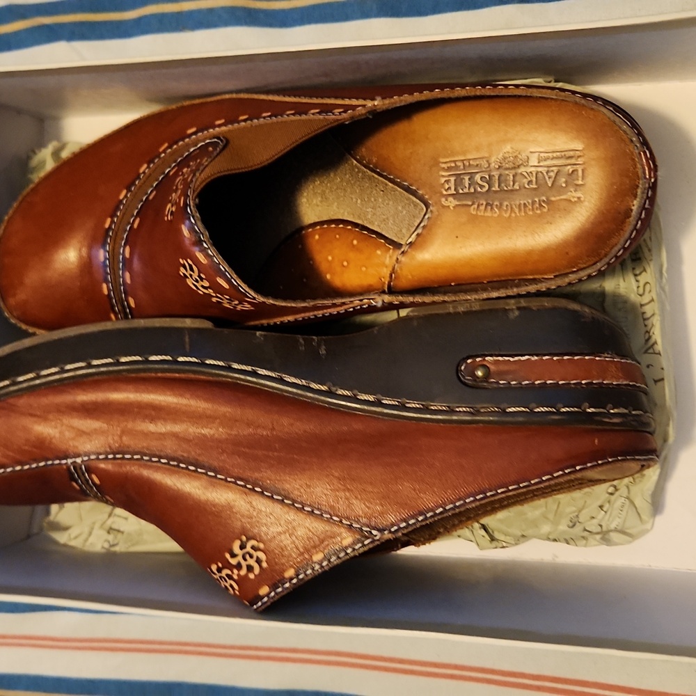 Clogs